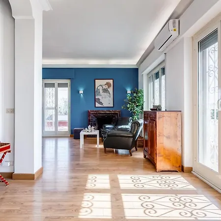 Chigi's Terrace Apartment Rome